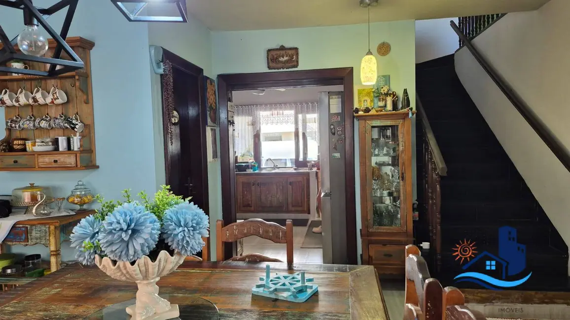 Foto 8 de Casa com 4 quartos à venda, 200m2 em Centro, Matinhos - PR