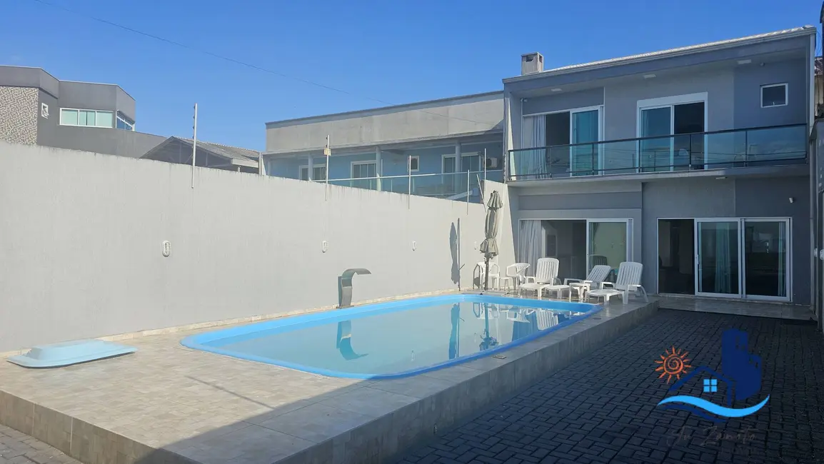 Foto 2 de Casa com 4 quartos para alugar, 230m2 em Matinhos - PR