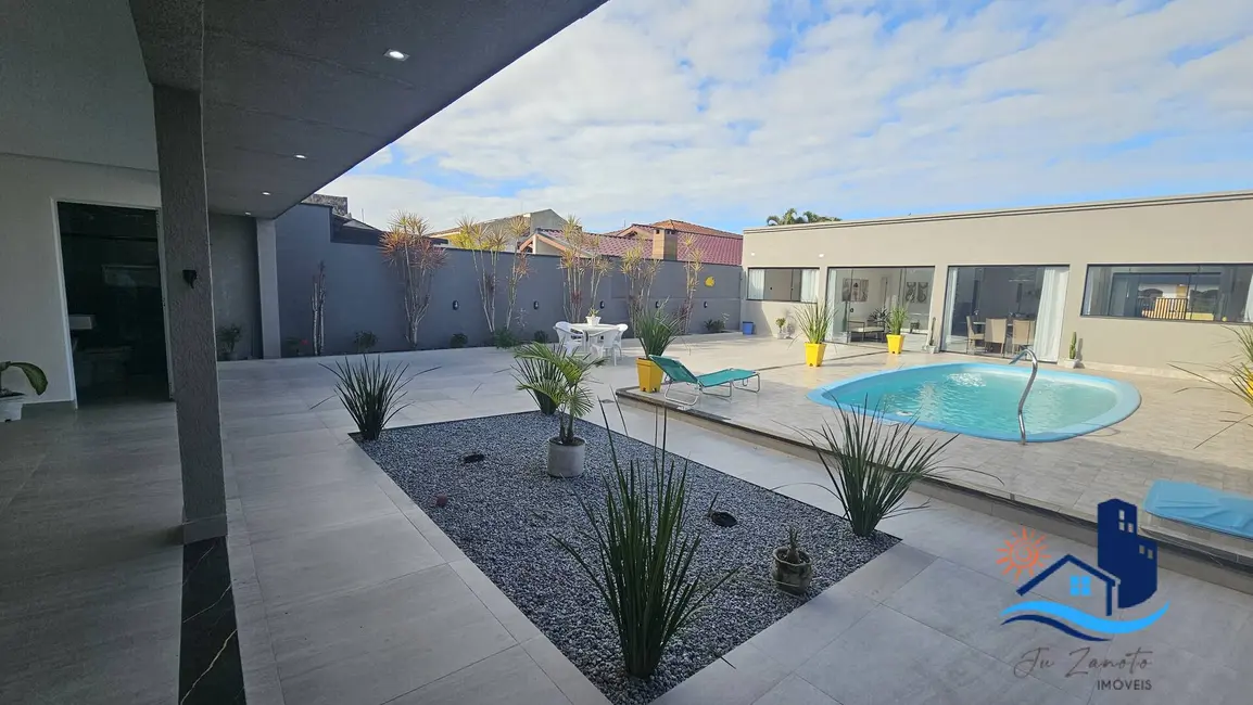 Foto 9 de Casa com 5 quartos à venda, 240m2 em Matinhos - PR