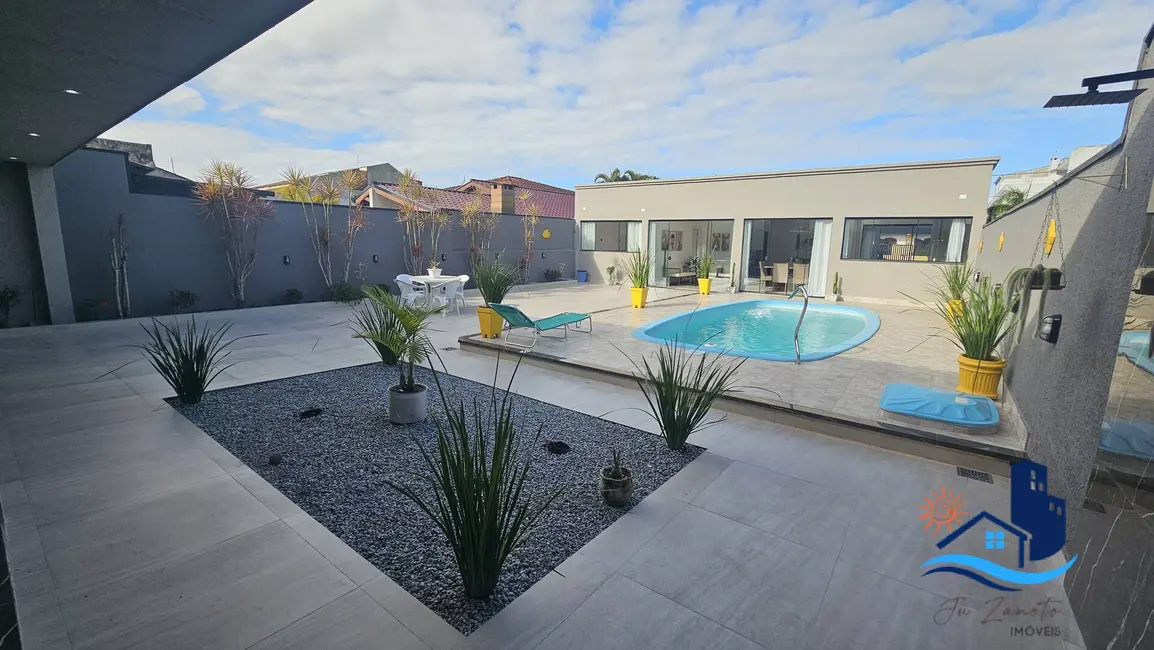 Foto 8 de Casa com 5 quartos à venda, 240m2 em Matinhos - PR