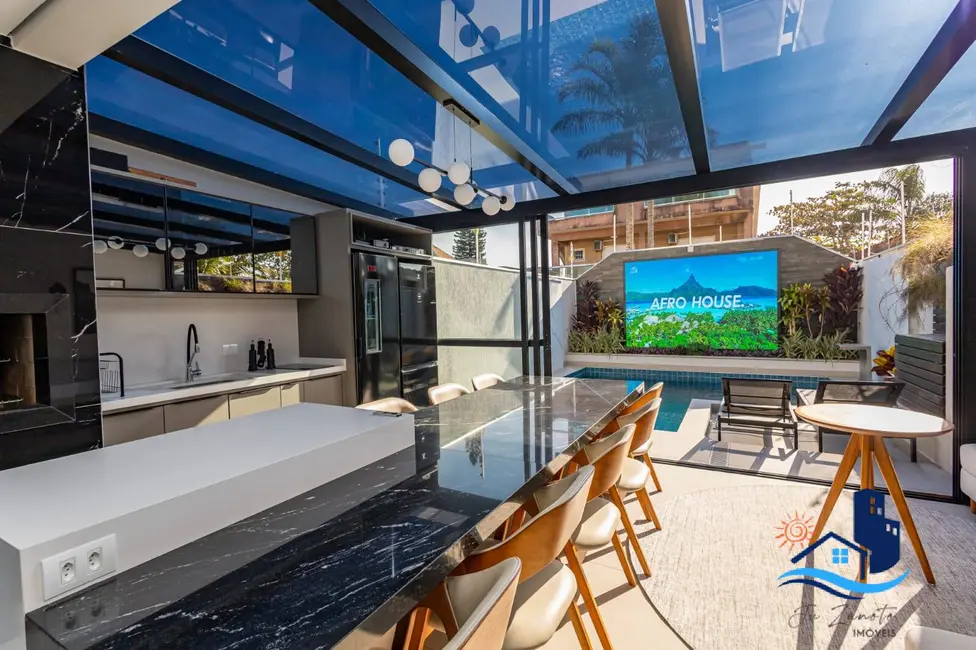 Foto 1 de Casa com 4 quartos à venda, 272m2 em Matinhos - PR