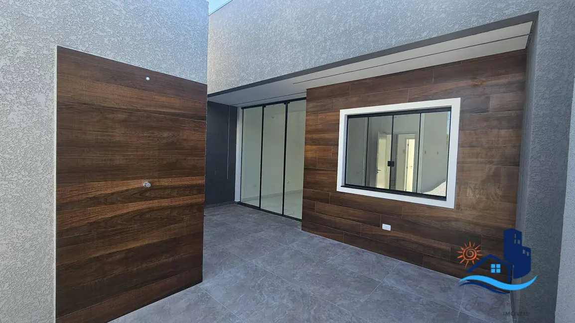 Foto 1 de Casa com 2 quartos à venda, 179m2 em Matinhos - PR