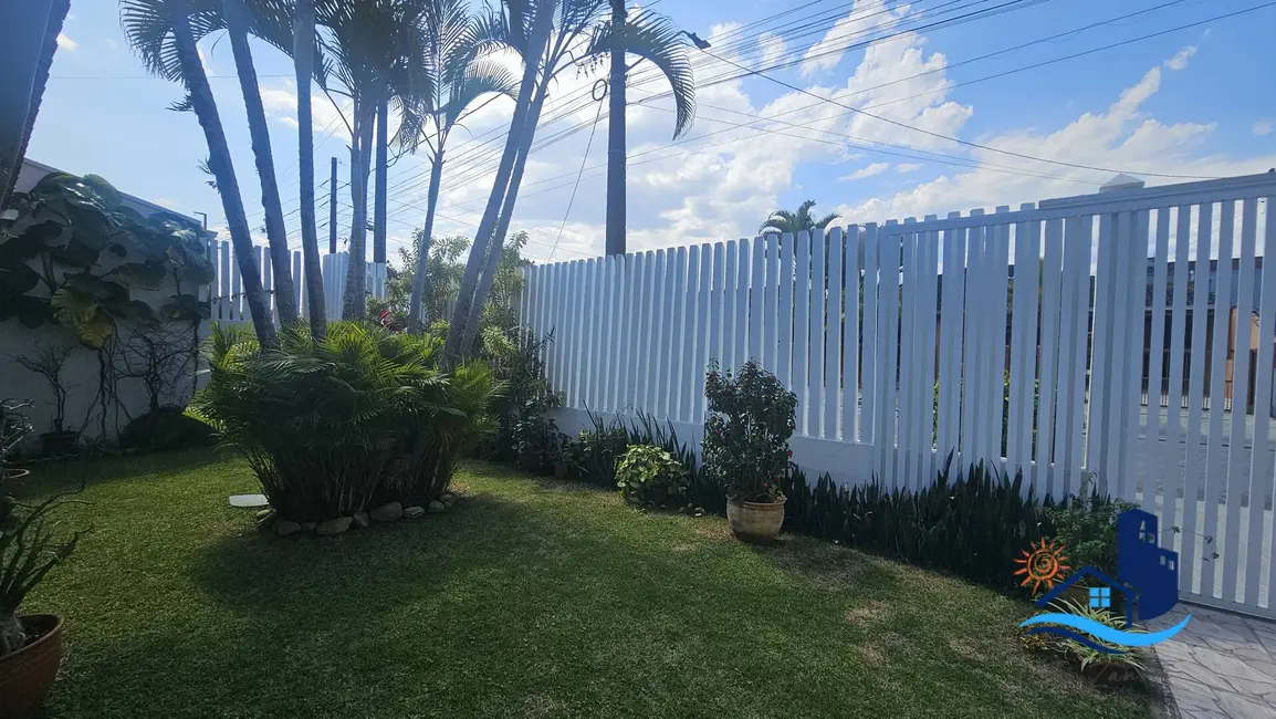 Sobrado com 3 quartos à venda, 103m2 em Matinhos - PR - imagem 3 Foto 3 de Sobrado com 3 quartos à venda, 103m2 em Matinhos - PR