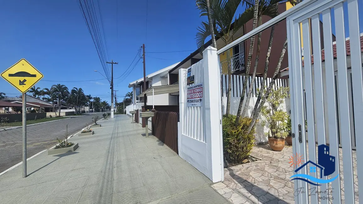 Sobrado com 3 quartos à venda, 103m2 em Matinhos - PR - imagem 4 Foto 4 de Sobrado com 3 quartos à venda, 103m2 em Matinhos - PR