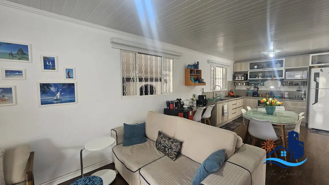 Sobrado com 3 quartos à venda, 103m2 em Matinhos - PR - imagem 9 Foto 9 de Sobrado com 3 quartos à venda, 103m2 em Matinhos - PR