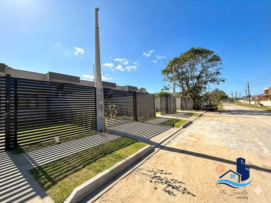 Casa com 2 quartos à venda em Matinhos - PR - imagem 3 Foto 3 de Casa com 2 quartos à venda em Matinhos - PR