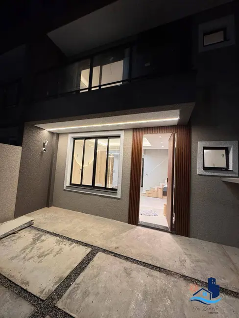 Foto 1 de Sobrado com 4 quartos à venda, 184m2 em Matinhos - PR