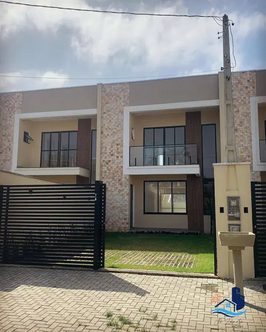 Casa com 4 quartos à venda, 560m2 em Guaratuba - PR - imagem 1 Foto 1 de Casa com 4 quartos à venda, 560m2 em Guaratuba - PR