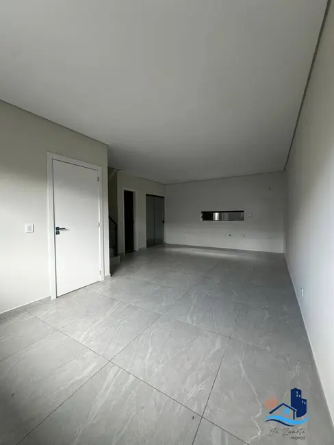 Foto 8 de Sobrado com 3 quartos à venda, 112m2 em Matinhos - PR