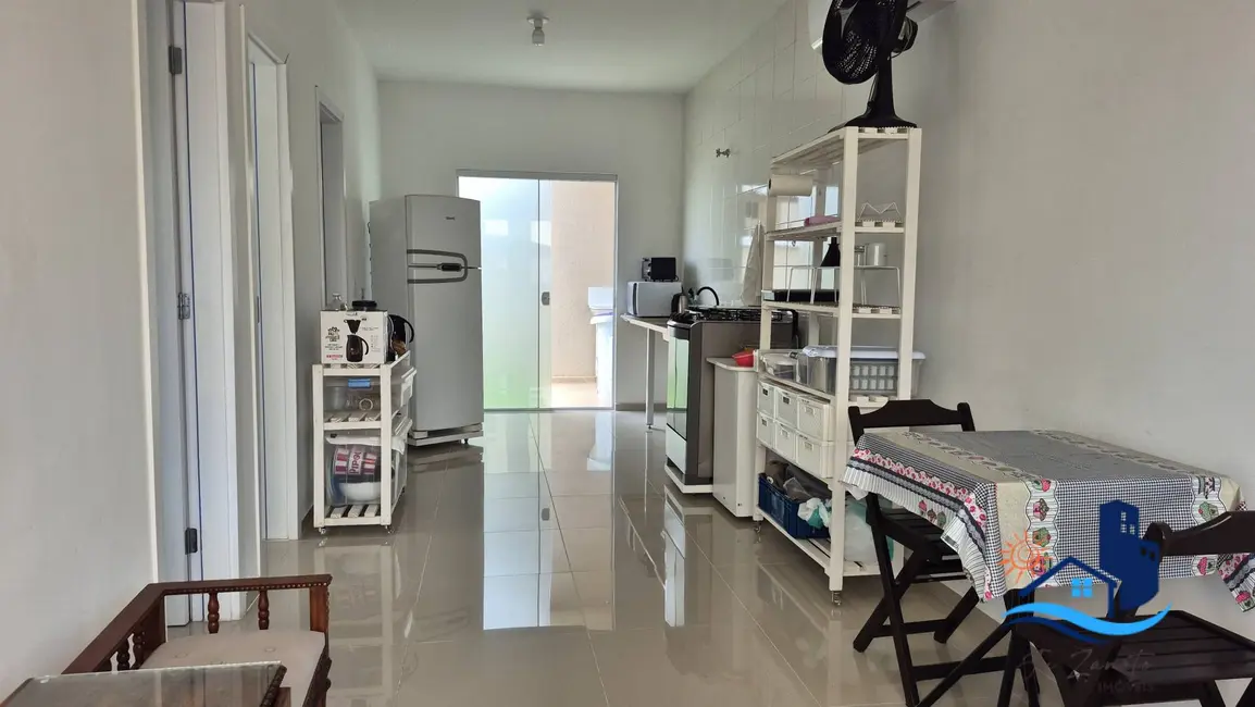 Foto 2 de Casa com 2 quartos à venda, 50m2 em Matinhos - PR