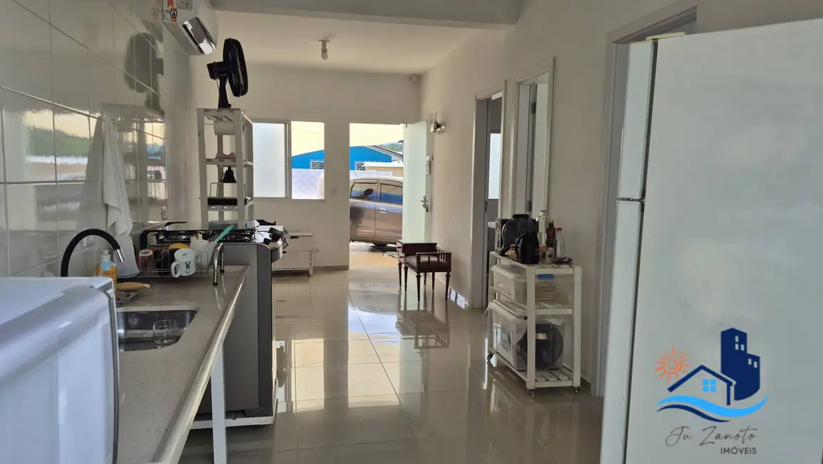 Foto 4 de Casa com 2 quartos à venda, 50m2 em Matinhos - PR
