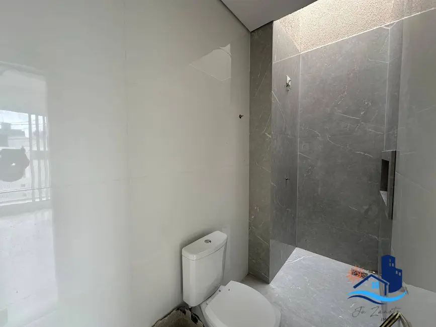 Foto 2 de Sobrado com 3 quartos à venda, 125m2 em Matinhos - PR