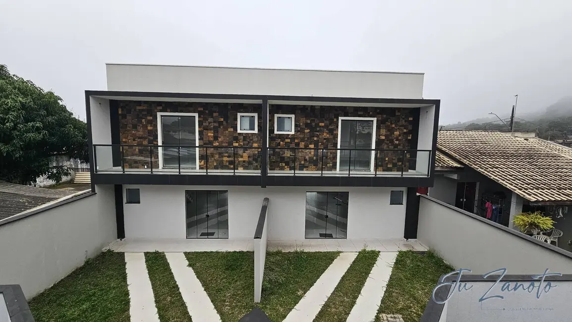 Foto 1 de Sobrado com 3 quartos à venda, 120m2 em Matinhos - PR