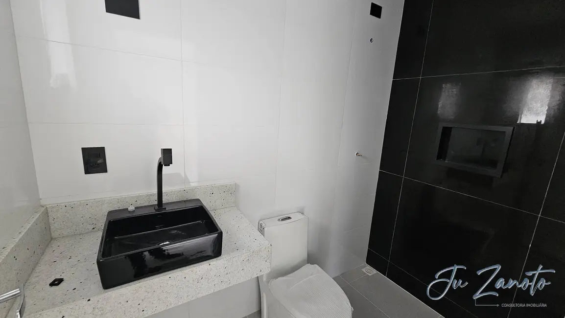 Foto 8 de Sobrado com 3 quartos à venda, 120m2 em Matinhos - PR