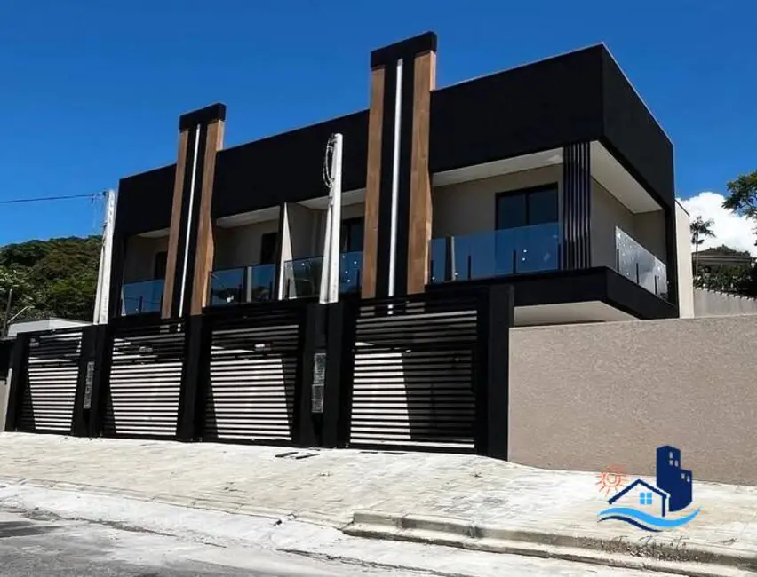 Sobrado com 2 quartos à venda, 80m2 em Centro, Matinhos - PR - imagem 1 Foto 1 de Sobrado com 2 quartos à venda, 80m2 em Centro, Matinhos - PR