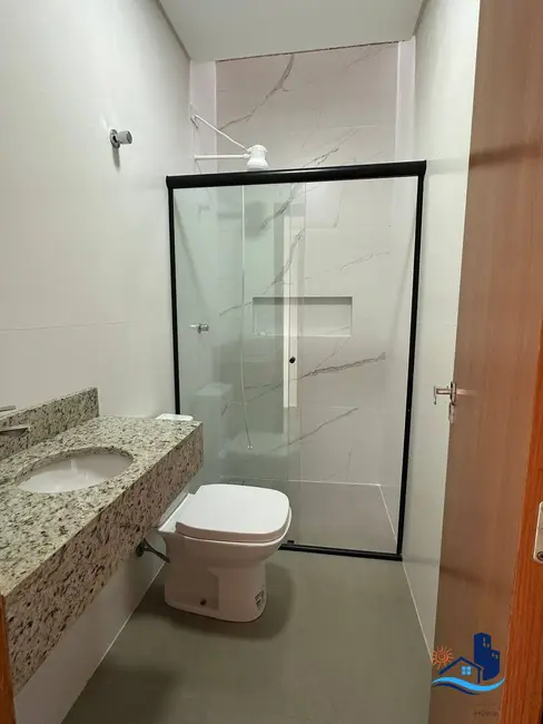 Sobrado com 2 quartos à venda, 80m2 em Centro, Matinhos - PR - imagem 4 Foto 4 de Sobrado com 2 quartos à venda, 80m2 em Centro, Matinhos - PR