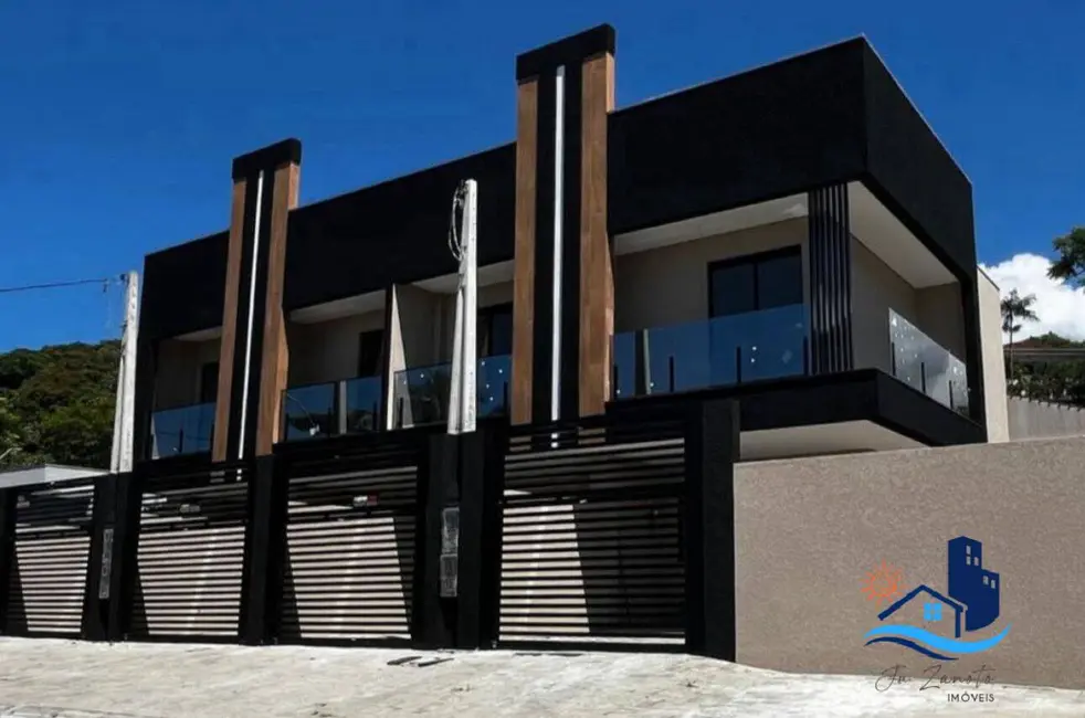 Sobrado com 2 quartos à venda, 80m2 em Centro, Matinhos - PR - imagem 3 Foto 3 de Sobrado com 2 quartos à venda, 80m2 em Centro, Matinhos - PR