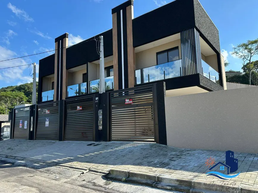 Sobrado com 2 quartos à venda, 80m2 em Centro, Matinhos - PR - imagem 2 Foto 2 de Sobrado com 2 quartos à venda, 80m2 em Centro, Matinhos - PR