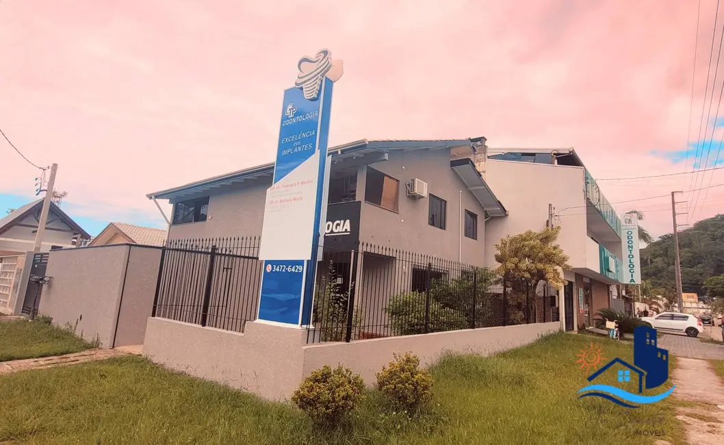 Foto 1 de Sobrado com 3 quartos à venda, 243m2 em Centro, Guaratuba - PR