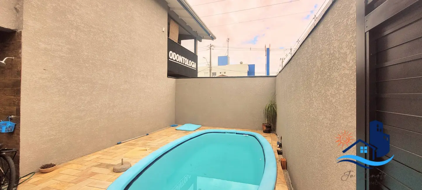 Foto 3 de Sobrado com 3 quartos à venda, 243m2 em Centro, Guaratuba - PR