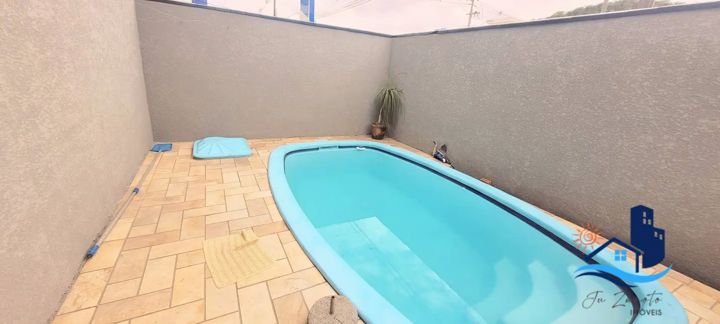 Foto 4 de Sobrado com 3 quartos à venda, 243m2 em Centro, Guaratuba - PR