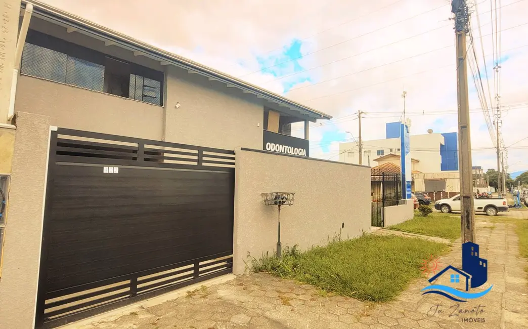 Foto 2 de Sobrado com 3 quartos à venda, 243m2 em Centro, Guaratuba - PR