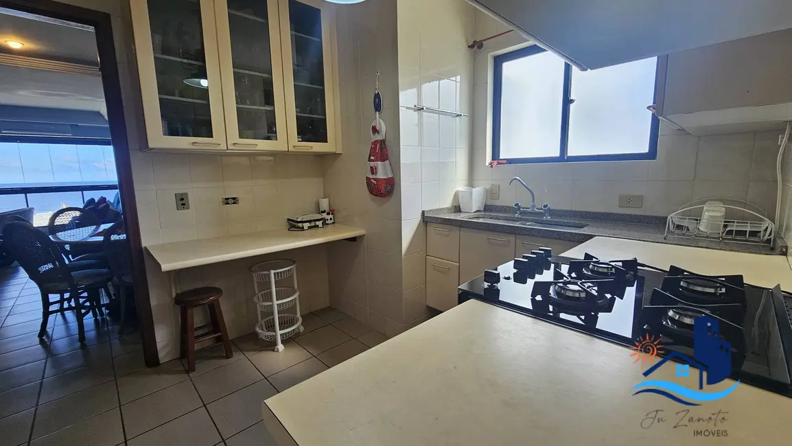 Foto 9 de Apartamento com 5 quartos à venda, 140m2 em Matinhos - PR