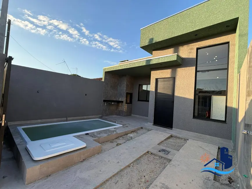 Foto 1 de Casa com 2 quartos à venda, 57m2 em Matinhos - PR