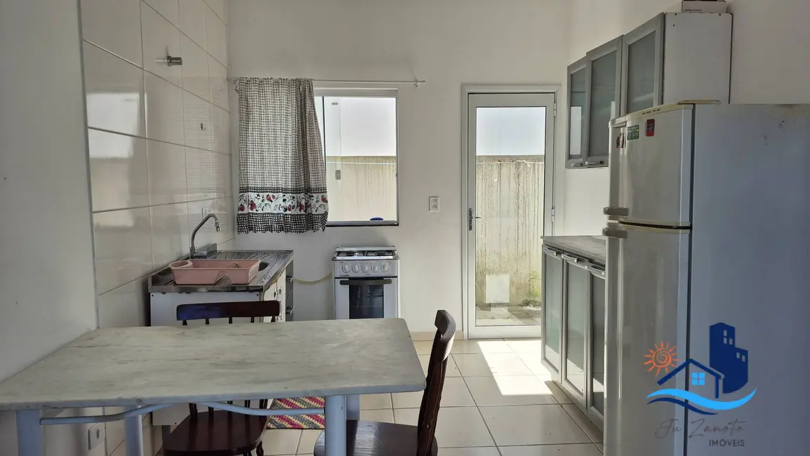 Foto 5 de Casa com 2 quartos à venda, 45m2 em Matinhos - PR