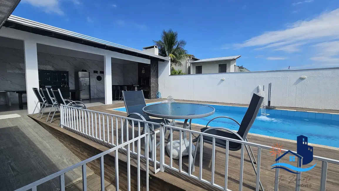 Foto 2 de Casa com 4 quartos à venda, 390m2 em Matinhos - PR