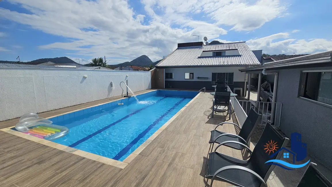 Foto 4 de Casa com 4 quartos à venda, 390m2 em Matinhos - PR