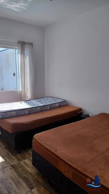 Foto 4 de Casa com 2 quartos à venda, 55m2 em Matinhos - PR