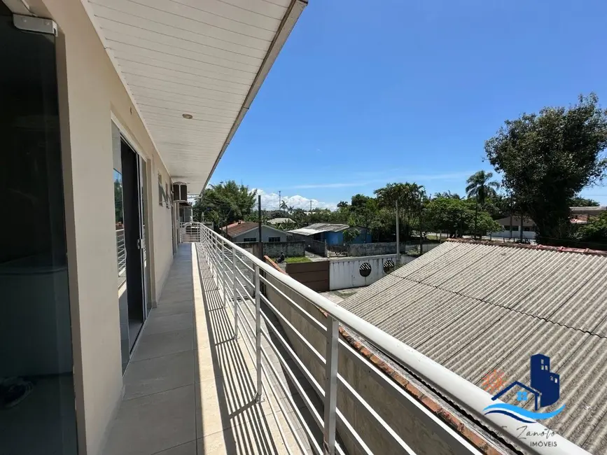 Foto 4 de Sobrado com 4 quartos à venda em Matinhos - PR