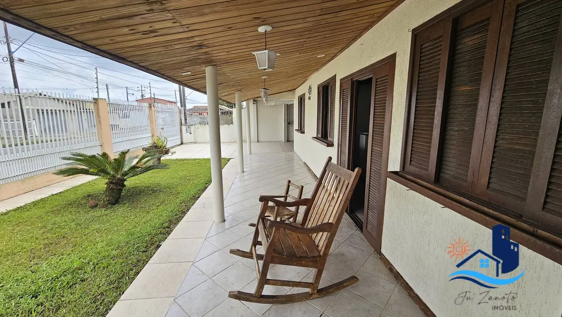 Foto 4 de Sobrado com 5 quartos para alugar, 450m2 em Matinhos - PR