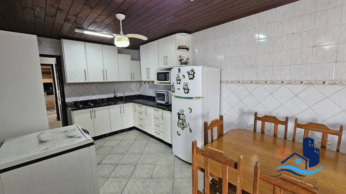 Foto 6 de Sobrado com 5 quartos para alugar, 450m2 em Matinhos - PR