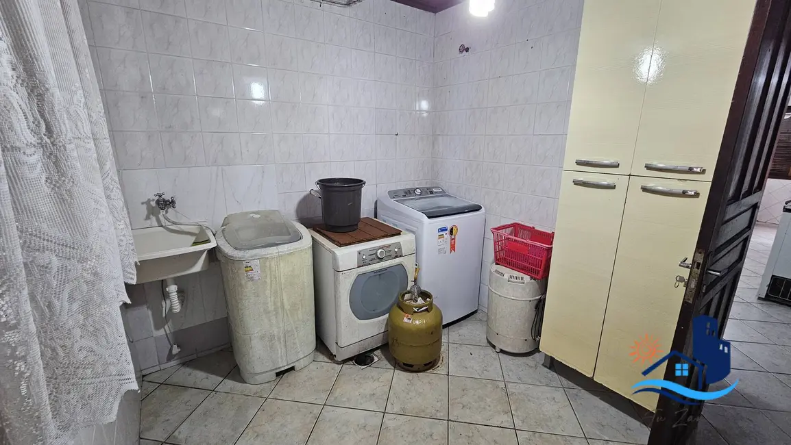 Foto 9 de Sobrado com 5 quartos para alugar, 450m2 em Matinhos - PR