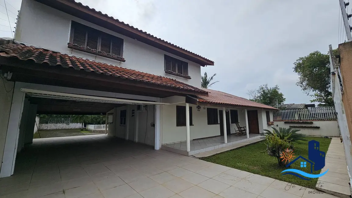 Foto 1 de Sobrado com 5 quartos para alugar, 450m2 em Matinhos - PR