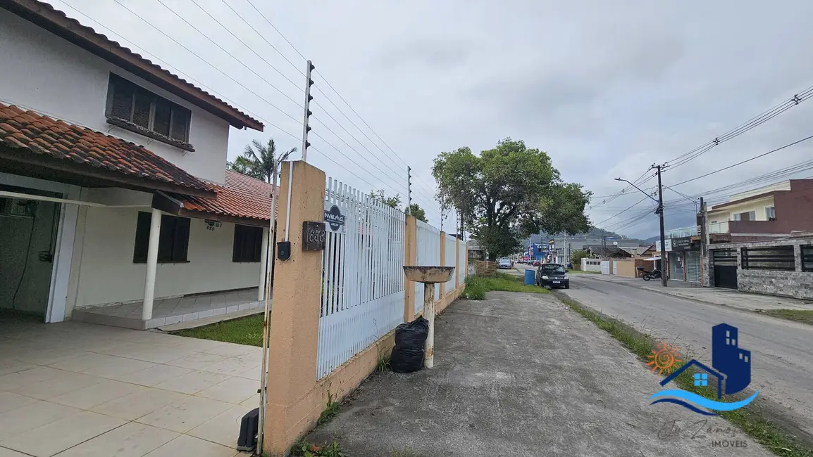 Foto 3 de Sobrado com 5 quartos para alugar, 450m2 em Matinhos - PR