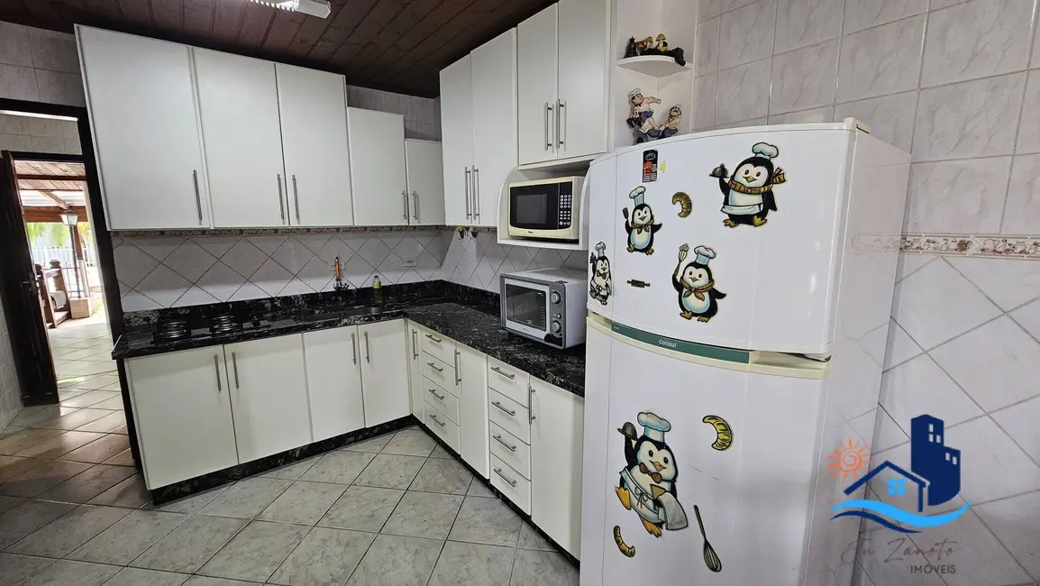 Foto 7 de Sobrado com 5 quartos para alugar, 450m2 em Matinhos - PR