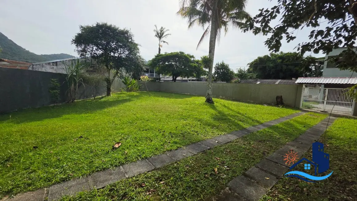 Foto 2 de Terreno / Lote à venda, 363m2 em Matinhos - PR