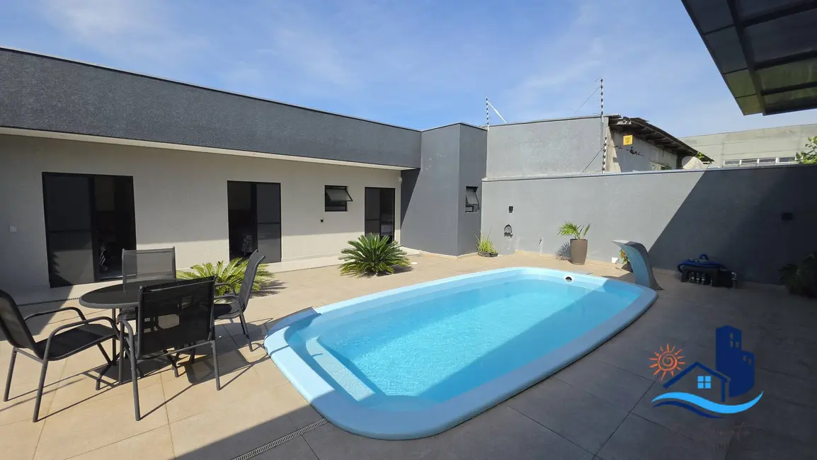 Foto 1 de Casa com 3 quartos à venda, 351m2 em Matinhos - PR