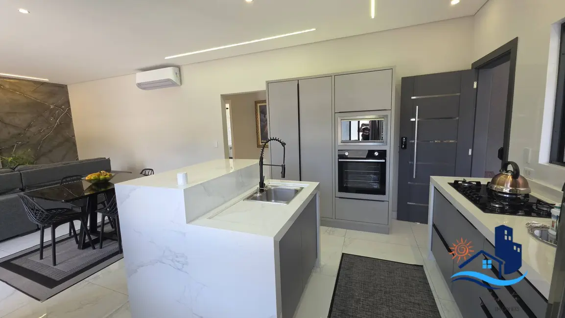 Foto 8 de Casa com 3 quartos à venda, 351m2 em Matinhos - PR