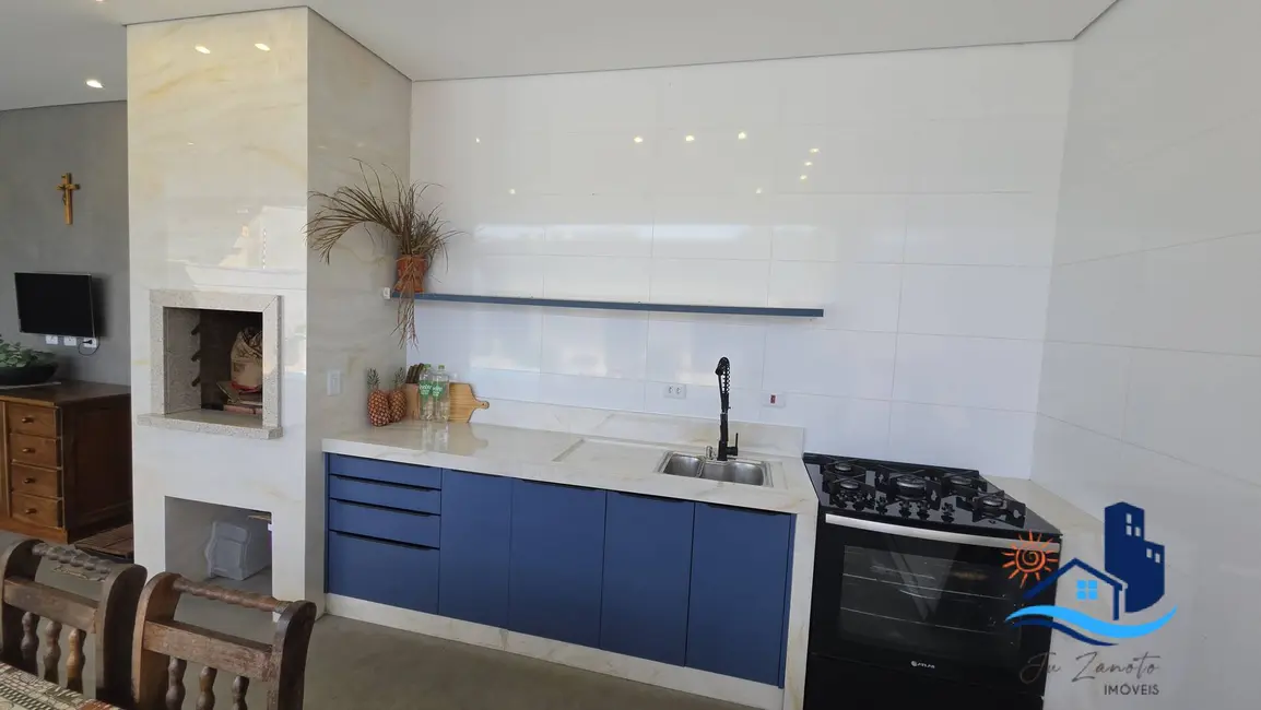 Foto 3 de Casa com 3 quartos à venda, 351m2 em Matinhos - PR