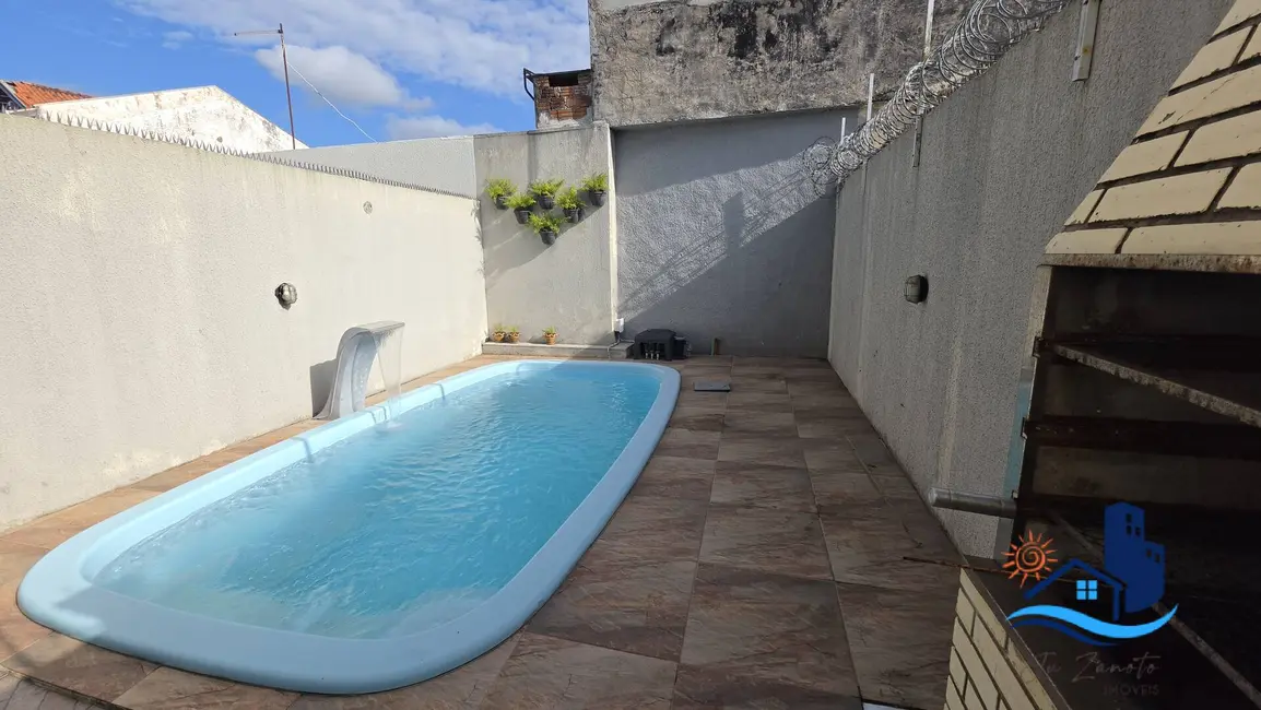 Foto 3 de Casa com 3 quartos à venda, 78m2 em Matinhos - PR