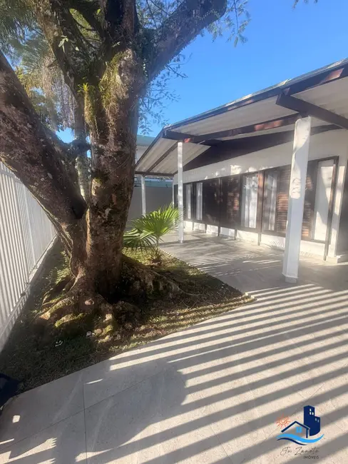 Foto 1 de Casa com 3 quartos à venda, 240m2 em Pontal Do Parana - PR