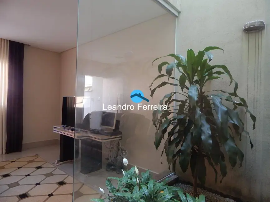 Foto 5 de Sobrado com 3 quartos à venda, 245m2 em Santa Terezinha, Sao Bernardo Do Campo - SP