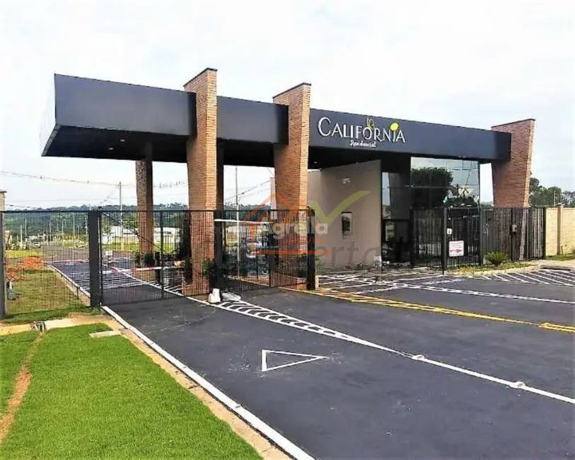 Foto 1 de Terreno / Lote à venda, 326m2 em Estiva Gerbi - SP