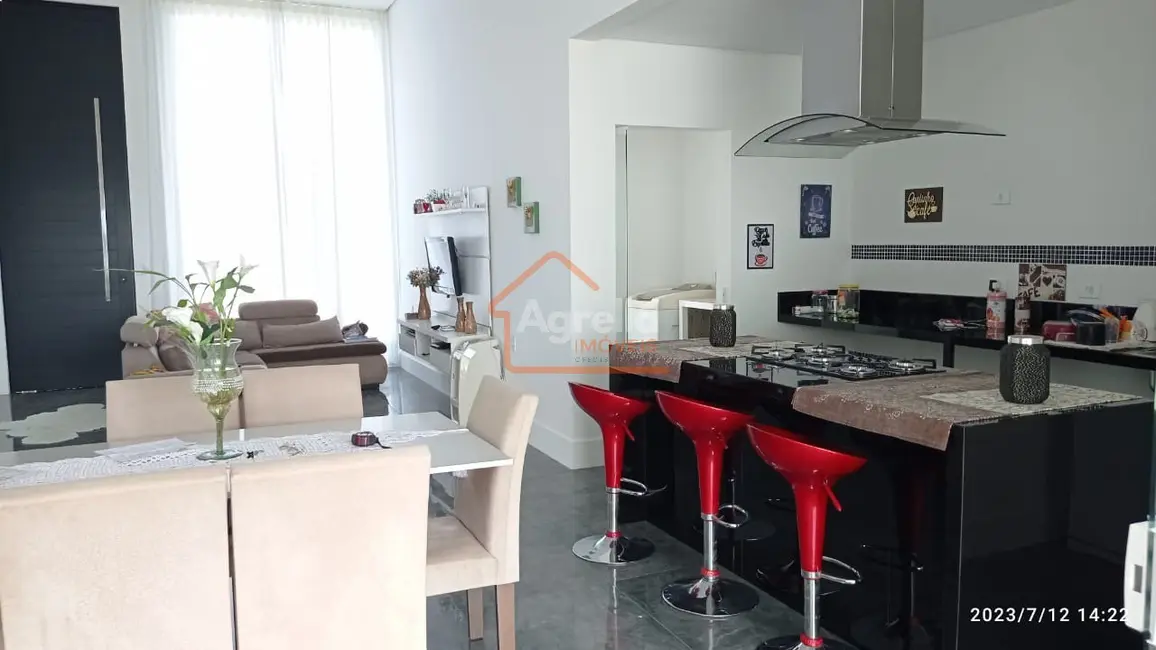 Foto 7 de Casa de Condomínio com 3 quartos à venda, 177m2 em Estiva Gerbi - SP