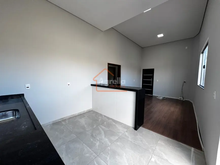 Foto 2 de Casa com 3 quartos à venda, 82m2 em Jardim Brasília, Mogi Mirim - SP