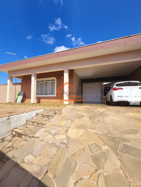 Foto 1 de Casa com 3 quartos à venda, 110m2 em Aterrado, Mogi Mirim - SP